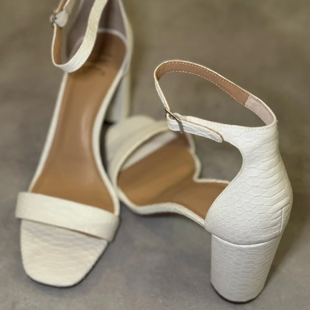 INC International Concepts Women's Cream Textured Heels - Picture 3 of 6